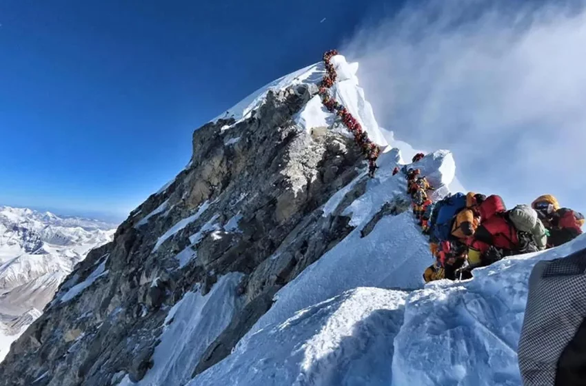 Everest Dağı’nda ölüm sezonu! 11 kişi can verdi