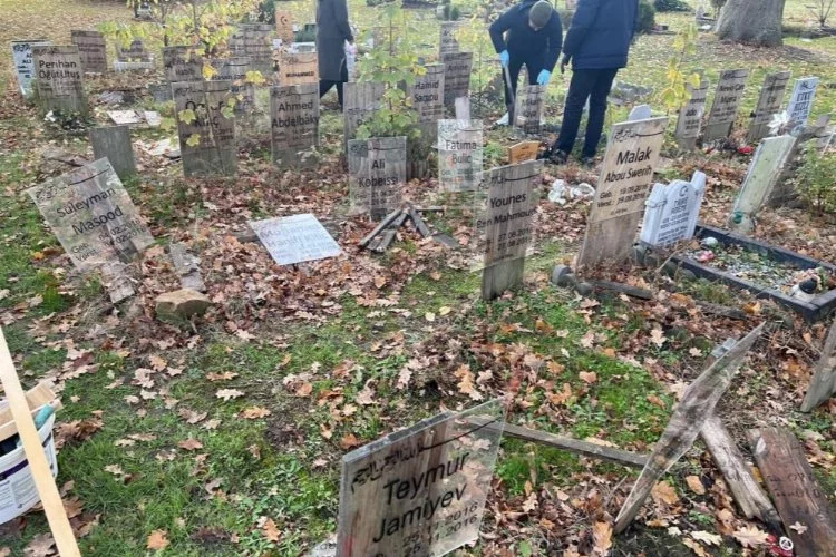 Almanya'daki müslüman mezarlığına çirkin saldırı