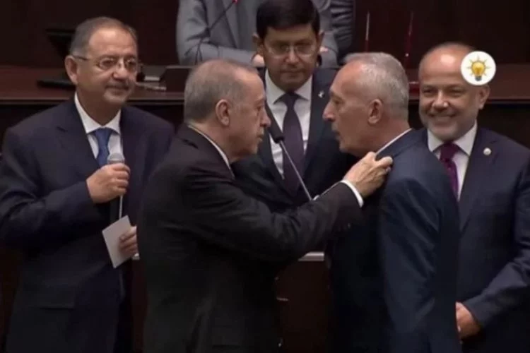 CHP'den AKP'ye katıldı, '128 milyar dolar nerede?' fotoğrafını unuttu