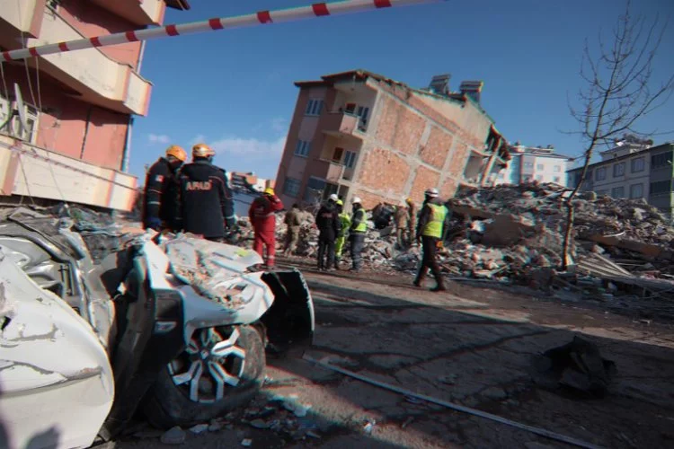 Depremin yıkıp geçtiği enkaz halindeki Elbistan havadan görüntülendi
