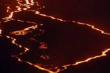 Dünyanın en büyük yanardağı Mauna Loa 38 yıllık uykudan uyandı