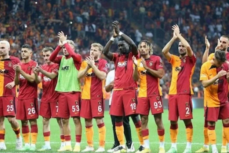 Galatasaray’da futbolcuların maaşlarına ara zam!