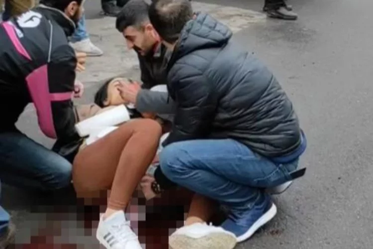 Genç kadın sokak ortasında bıçaklandı