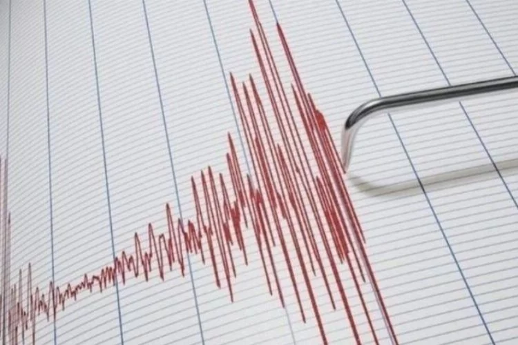 Hatay'da korkutan deprem: Çevre ilçelerden de hissedildi
