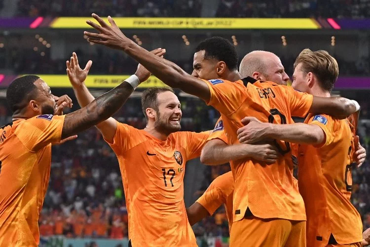 Hollanda, Dünya Kupası'nda 3 puanla başladı