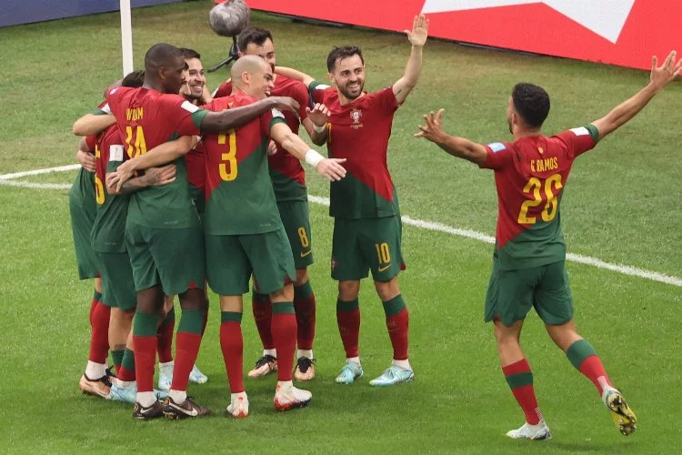 İsviçre'yi 6 golle deviren Portekiz, çeyrek finalde