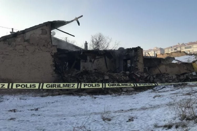 Konya'da 7 kişilik Suriye uyruklu depremzede aile yangında hayatını kaybetti