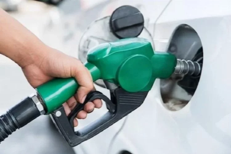 Petrol fiyatları sert düştü: Akaryakıta indirim gelecek mi?