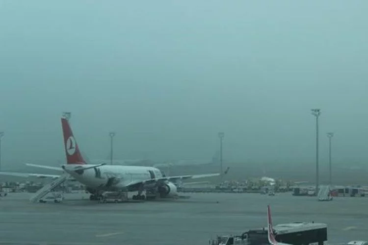 Sabiha Gökçen Havalimanı'nda sis nedeniyle seferler iptal edildi