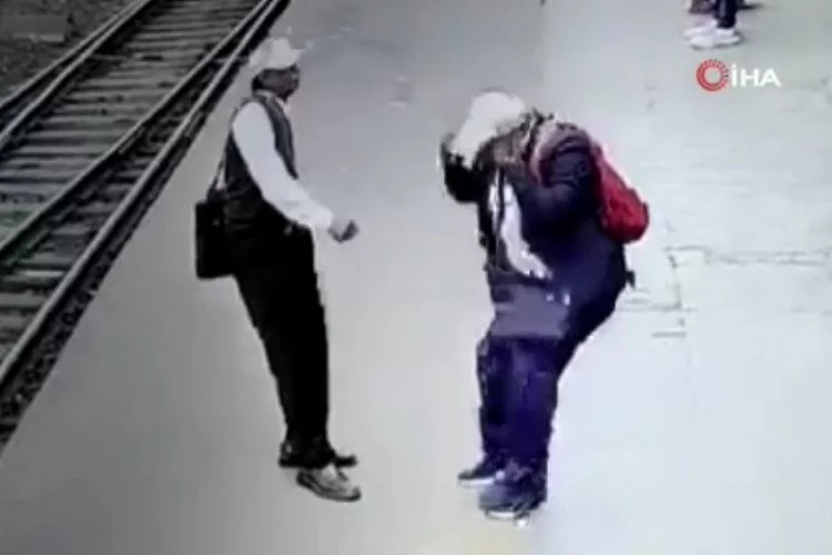 Tren istasyonunda elektrik çarpan adam raylara düştü